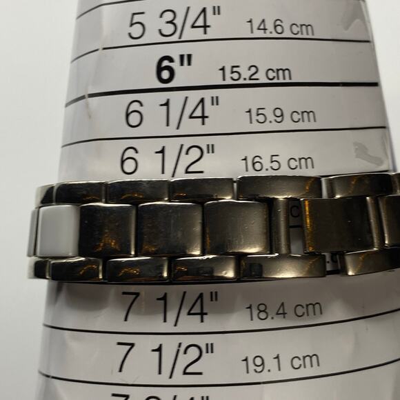 Armitron Now White Silver Tone Stainless Steel Watch Working New Battery - Picture 3 of 8